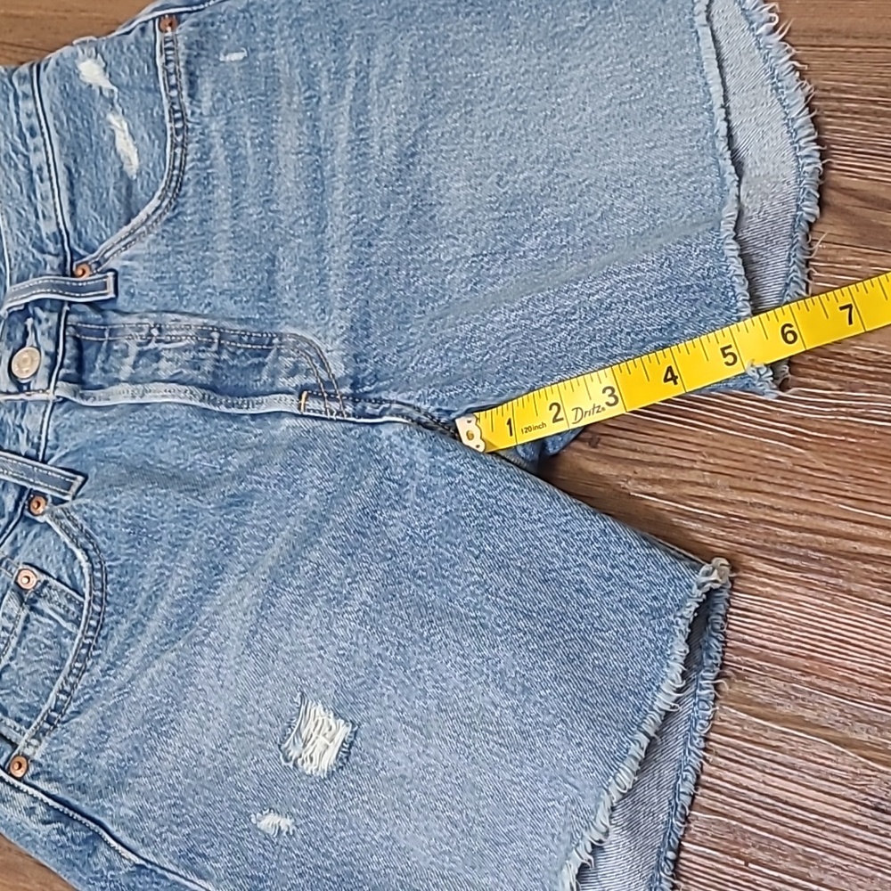 Levi's Women's Classic Blue Jean Shorts used good‎ condition. - Picture 7 of 15